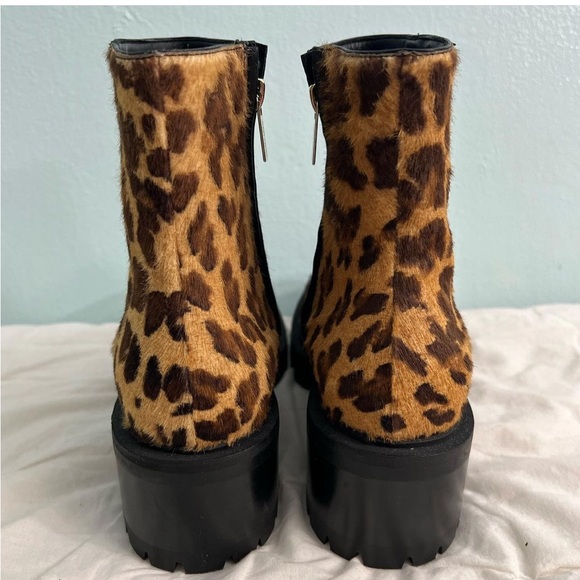 Jimmy Choo
Mava leopard print 35mm boots - Picture 5 of 10